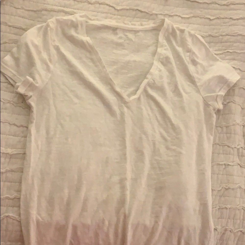 White v neck tee